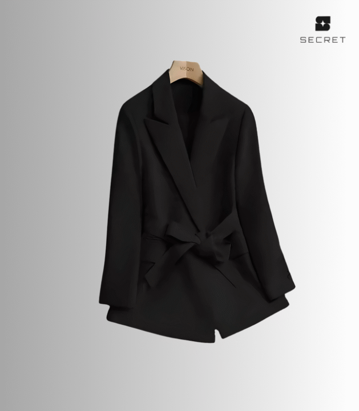 Stylish women's business blazer – professional tailored suit jacket for office and formal wear.