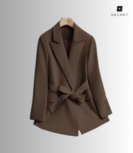 Stylish women's business blazer – professional tailored suit jacket for office and formal wear.